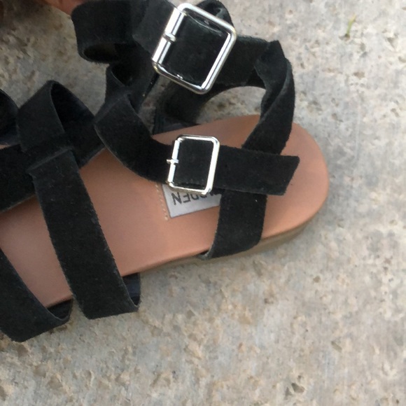 Steve Madden Delmar Gladiator Black Suede Leather Sandals! Size 7.5M - Picture 9 of 10